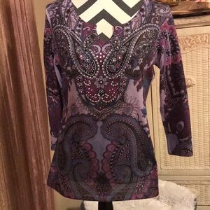 Jeweled 3/4 sleeve pullover top